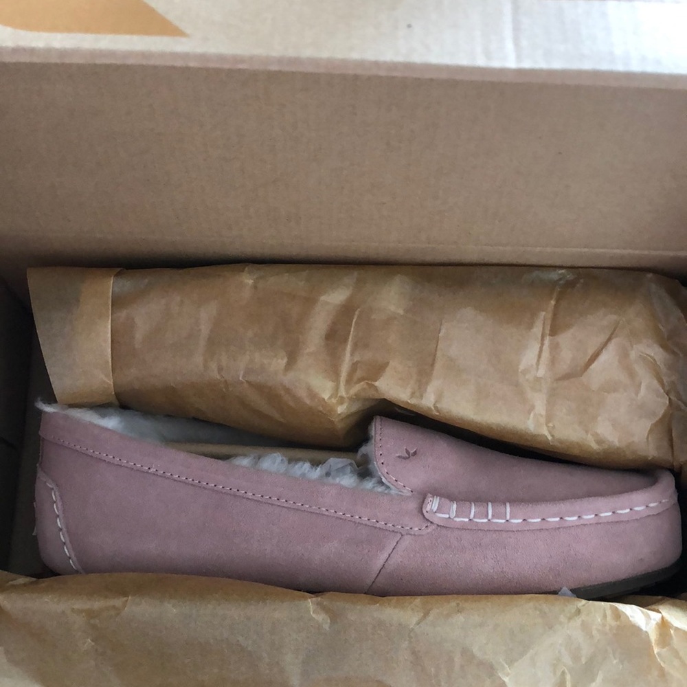 Kookaburra by Ugg womens slippers.